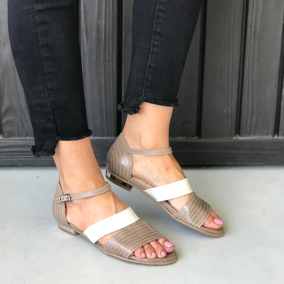 Leather Colorblock Ankle Strap Peep Flat Sandals - Picture 5 of 6
